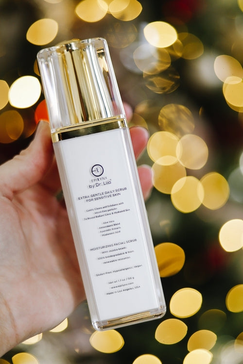 Gentle Daily Facial Scrub for Sensitive Skin – Hydrating Aloe Vera & Hyaluronic Acid Cleanser with Biodegradable Jojoba Beads